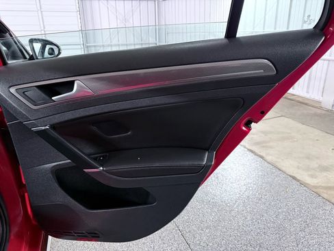 Used 2017 Volkswagen Golf Alltrack S image 26