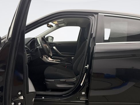 Used 2023 Mitsubishi Eclipse Cross LE image 8