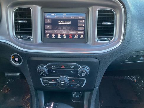 Used 2019 Dodge Charger SXT image 17