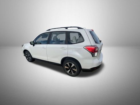 Used 2017 Subaru Forester 2.5i w/ Alloy Wheel Package image 6