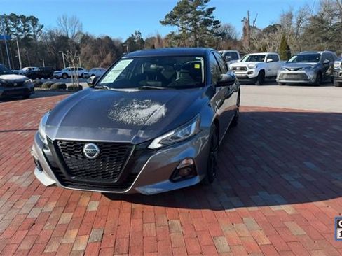 Used 2022 Nissan Altima 2.5 SR w/ Midnight Edition Package image 6