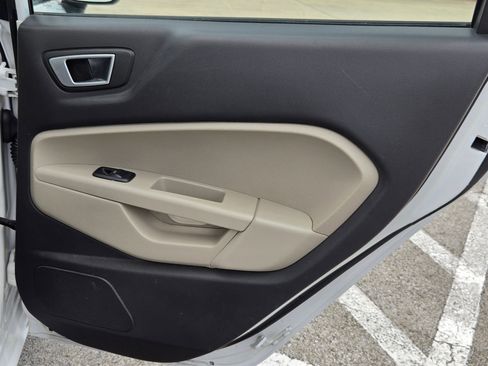 Used 2016 Ford Fiesta SE FWD image 26