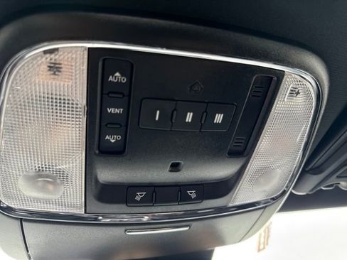 Used 2020 Dodge Charger Scat Pack image 29