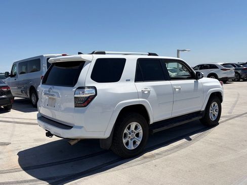 Used 2019 Toyota 4Runner SR5 Premium AWD/4WD image 2