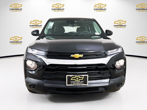 Used 2023 Chevrolet TrailBlazer LS FWD image 2