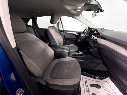 Used 2022 Ford Escape SE image 27