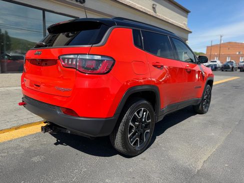 Used 2019 Jeep Compass Trailhawk AWD/4WD image 3