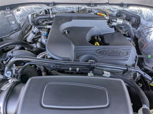 Used 2020 Ford Explorer XLT w/ Equipment Group 202A image 24