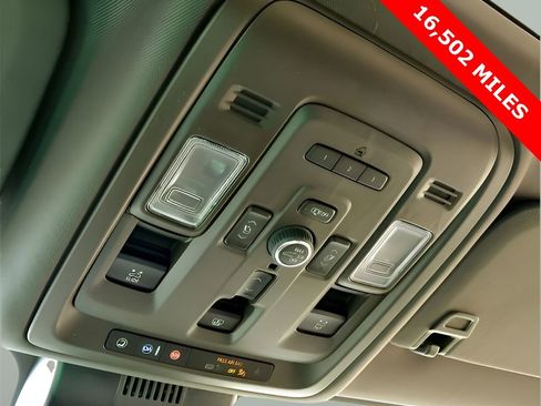 Used 2024 GMC Yukon Denali image 87