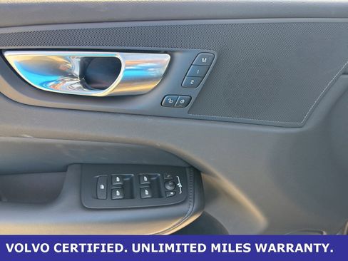 Certified 2025 Volvo XC60 B5 Core image 13