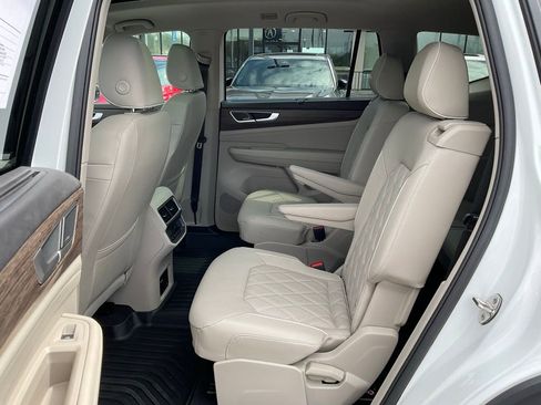 Used 2024 Volkswagen Atlas SEL Premium R-Line image 22