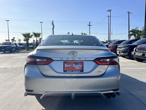 Used 2023 Toyota Camry SE image 5