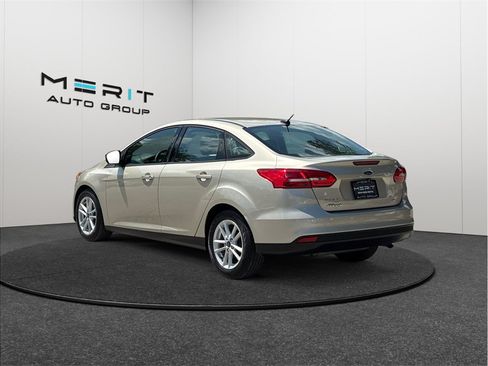Used 2017 Ford Focus SE FWD image 7