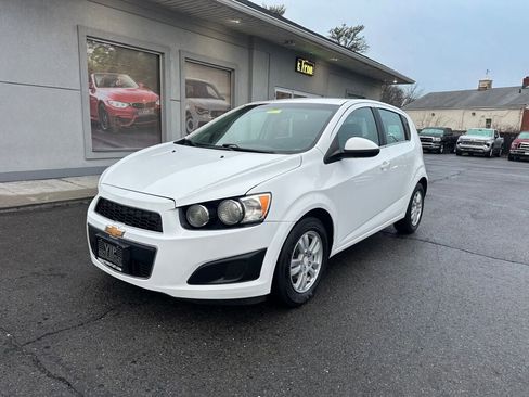 Used 2016 Chevrolet Sonic LT image 3