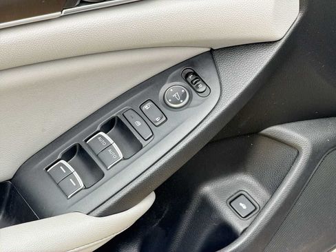 Used 2020 Honda Accord LX image 14