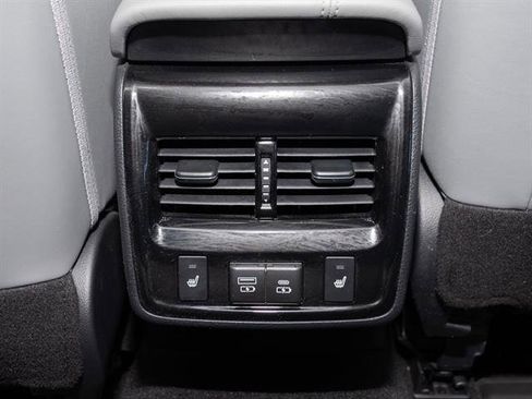 Used 2021 Toyota Avalon Limited image 20