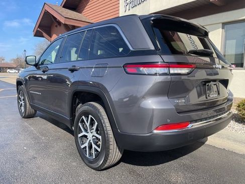 Used 2024 Jeep Grand Cherokee Limited AWD/4WD image 9
