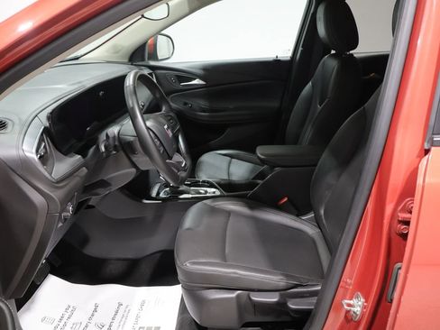 Used 2024 Buick Encore GX Sport Touring AWD/4WD image 10