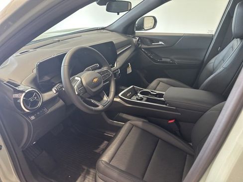 New 2026 Chevrolet Equinox LT w/ Convenience Package II image 8