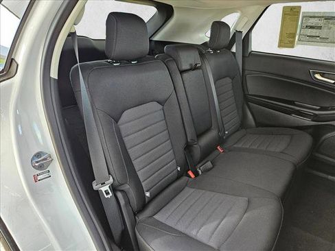 Used 2024 Ford Edge SE image 18