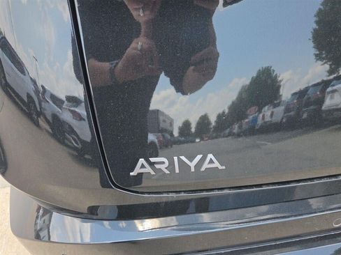 Used 2023 Nissan Ariya FWD image 8