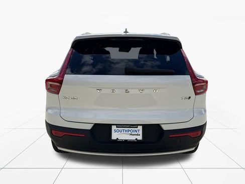 Used 2019 Volvo XC40 T5 Momentum image 7