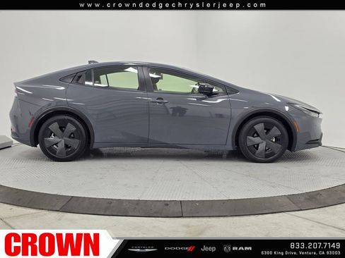 Used 2024 Toyota Prius LE FWD image 8