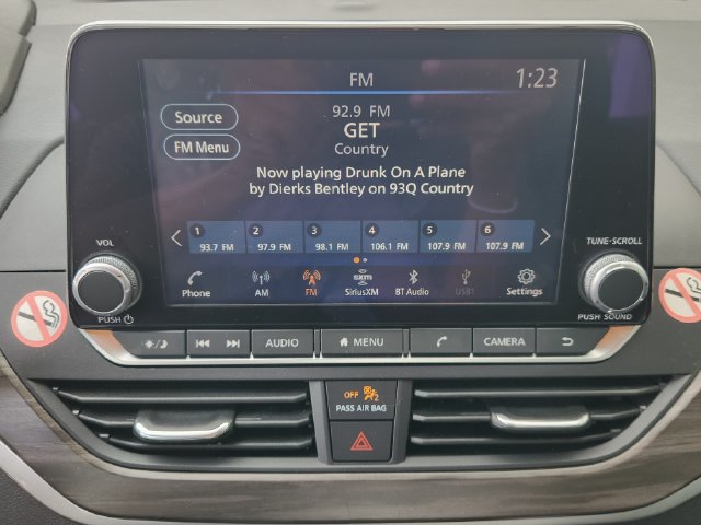 Used 2025 Nissan Altima 2.5 SV FWD image 15