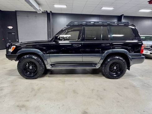 Used 2001 Toyota Land Cruiser image 12