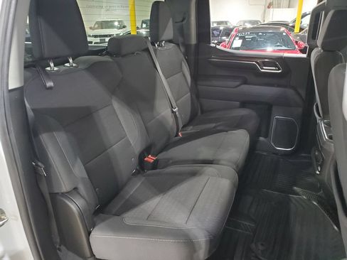 Used 2022 Chevrolet Silverado 1500 LT w/ Z71 Off-Road Package AWD/4WD image 19