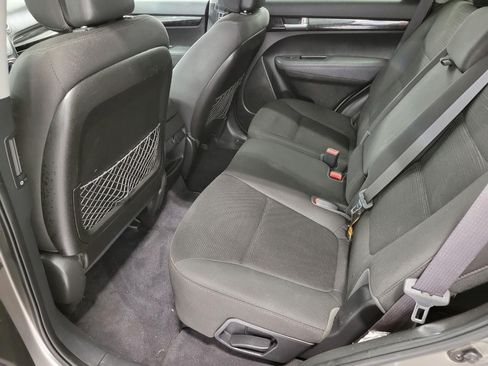 Used 2015 Kia Sorento LX FWD image 21