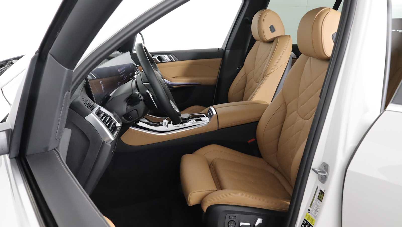 Used 2024 BMW X5 xDrive40i AWD/4WD image 11
