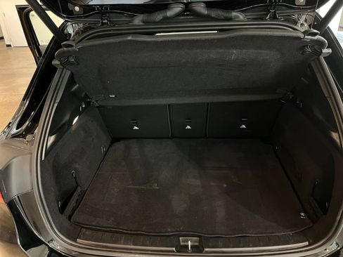 Used 2025 Mercedes-Benz GLA 250 image 32