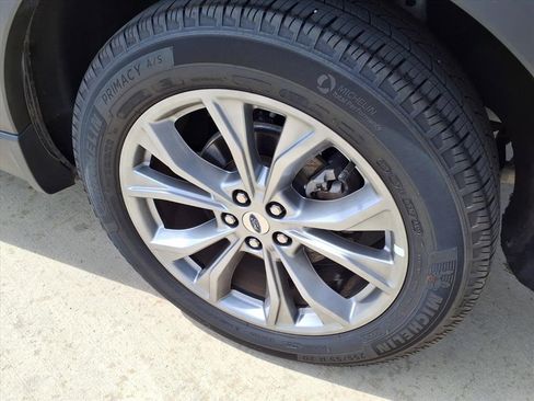 Used 2024 Ford Explorer Limited image 15