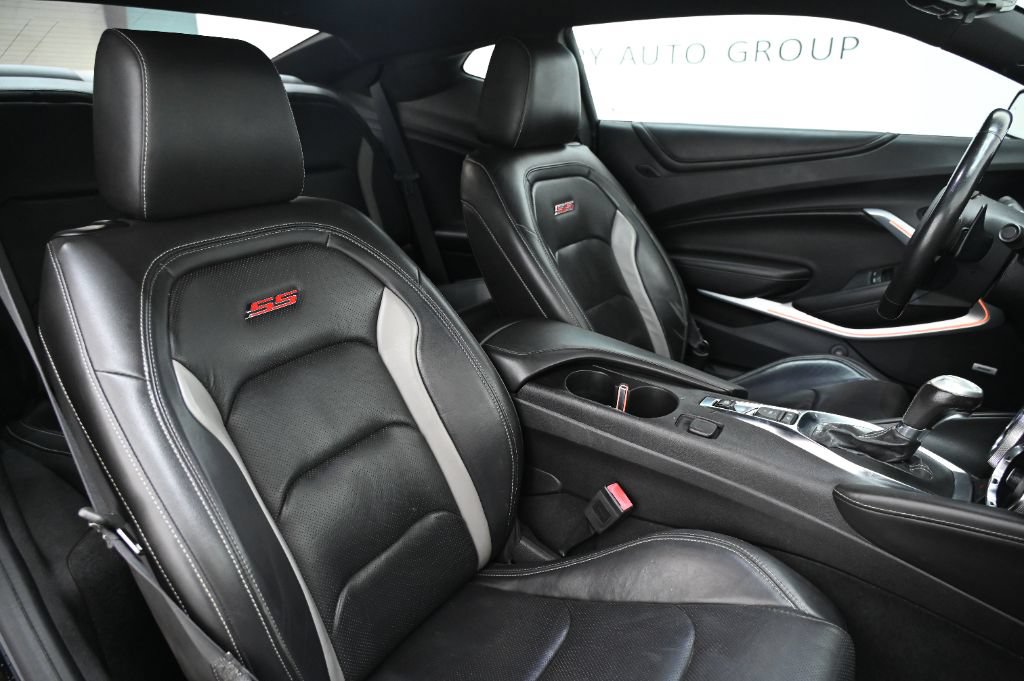 Used 2019 Chevrolet Camaro SS RWD image 24