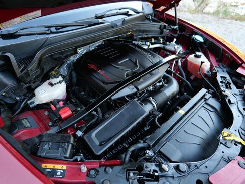 Used 2018 Alfa Romeo Stelvio Ti Sport image 54