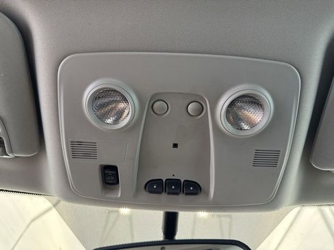 Used 2014 GMC Acadia SLT image 28