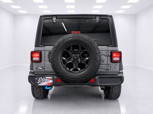 Used 2023 Jeep Wrangler Unlimited w/ Cold Weather Group AWD/4WD image 7