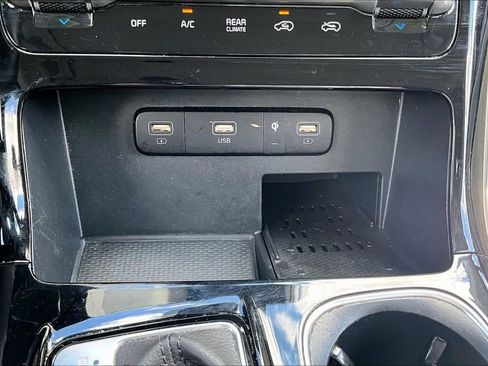 Used 2022 Kia Carnival SX FWD image 31