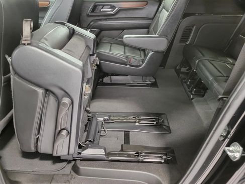 Used 2025 GMC Yukon XL Denali image 21