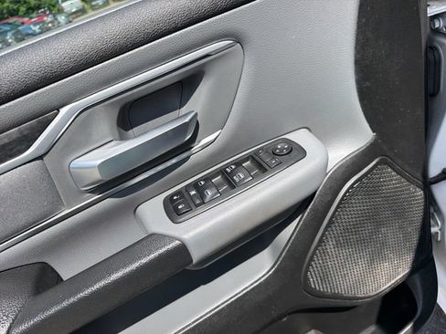 Used 2019 RAM 1500 Big Horn AWD/4WD image 13
