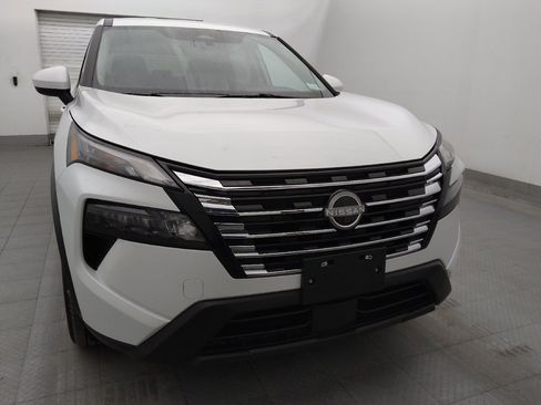 Used 2025 Nissan Rogue SV AWD/4WD image 14