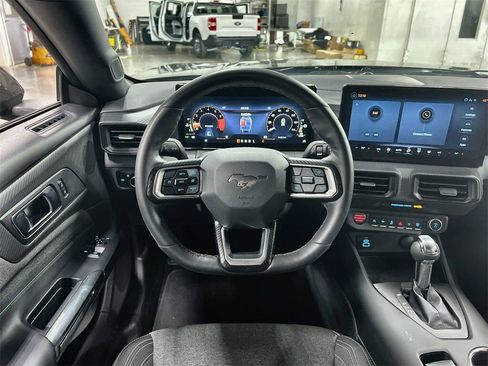 Used 2025 Ford Mustang Coupe image 19