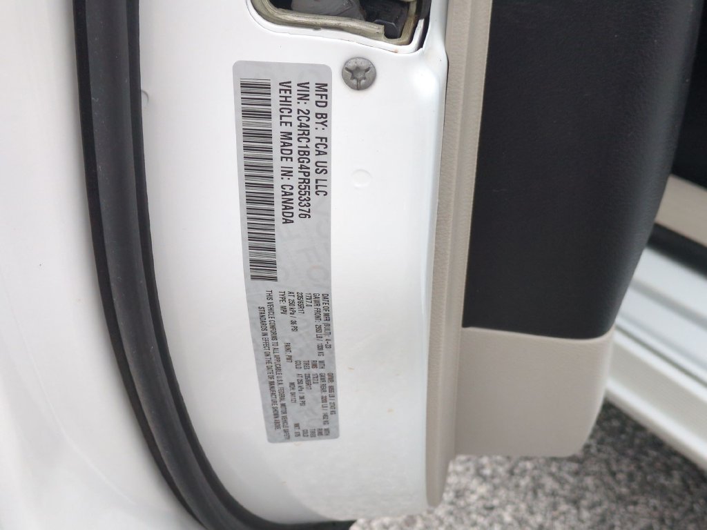 Used 2023 Chrysler Pacifica Touring-L FWD image 34