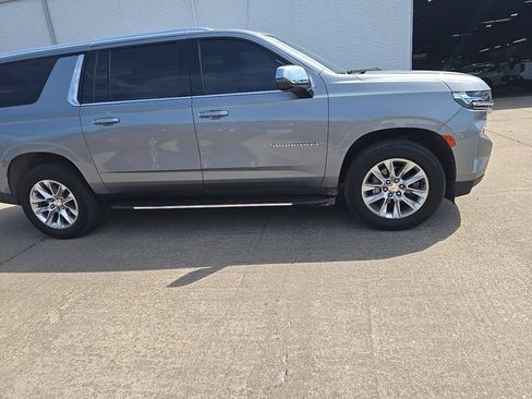 Used 2023 Chevrolet Suburban Premier AWD/4WD image 4
