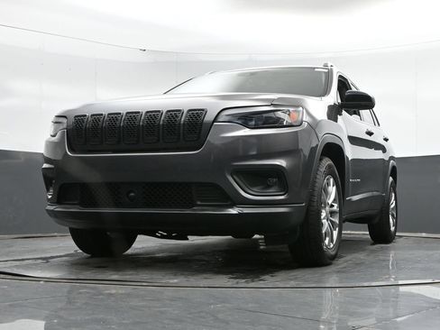 Used 2021 Jeep Cherokee Latitude Plus AWD/4WD image 42