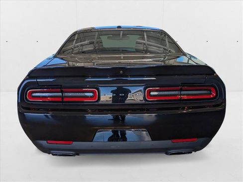 Used 2022 Dodge Challenger R/T image 7