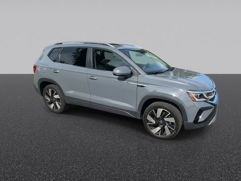 Used 2024 Volkswagen Taos SEL AWD/4WD image 10