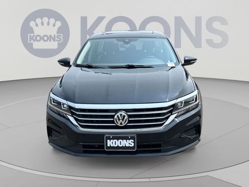 Used 2022 Volkswagen Passat 2.0T SE FWD image 4
