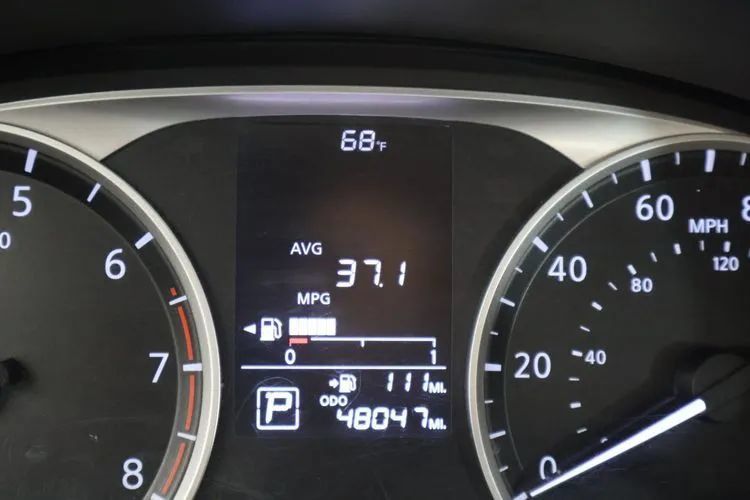 Used 2025 Nissan Versa S FWD image 23
